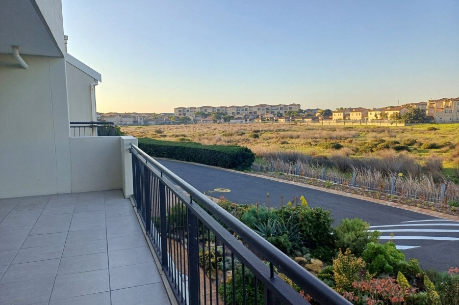 To Let 2 Bedroom Property for Rent in Royal Ascot Western Cape